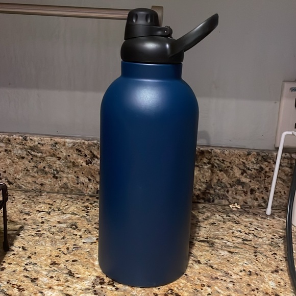 BUILT 64 oz insulated flask - Picture 2 of 2